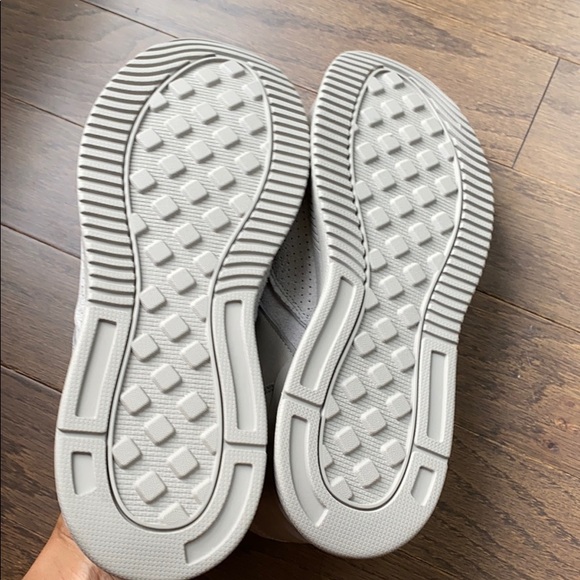 Everlane The Trainer Sneakers. - Picture 6 of 10